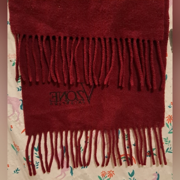 NWOT Valentino V Zone Red Wool & Cashmere Casual Prep Scarf Wrap w/ Fringe - Picture 4 of 8